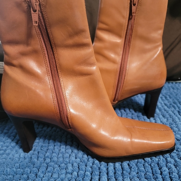 Boots - Picture 9 of 10